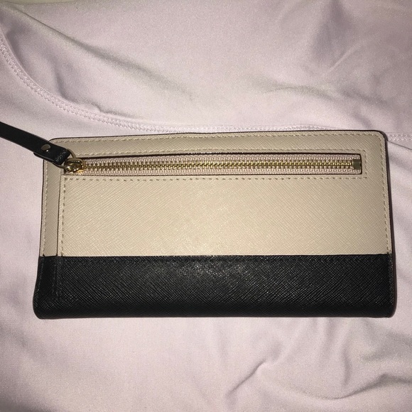 Kate Spade Wallet - Picture 3 of 8